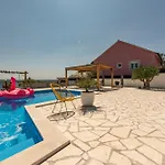 Unique V With Large Pool Βίλα *