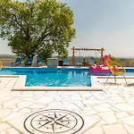 Unique V With Large Pool Villa *