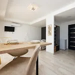 Unique V With Large Pool Villa Podgrade (Zadar)