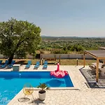 Villa Unique V With Large Pool Podgrade (Zadar)
