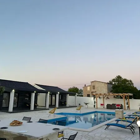 Villa Unique V With Large Pool