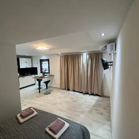 Unique V With Large Pool Villa *