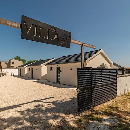 빌라 Unique V With Large Pool *