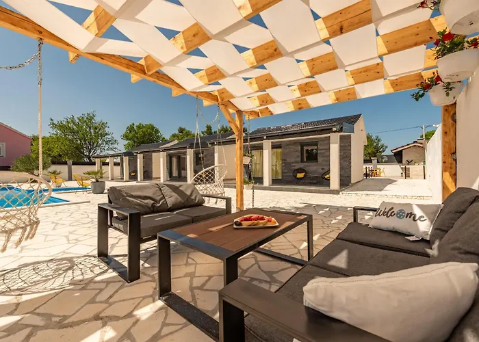 Unique V With Large Pool * Podgrade (Zadar)