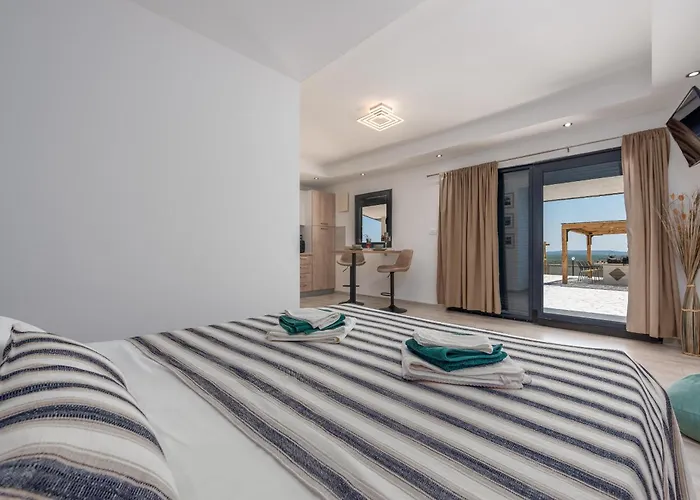 Unique V With Large Pool