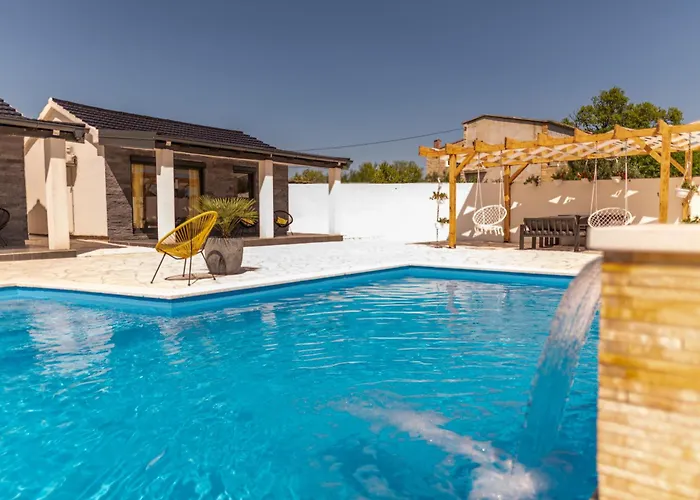 Unique V With Large Pool Podgrade (Zadar)