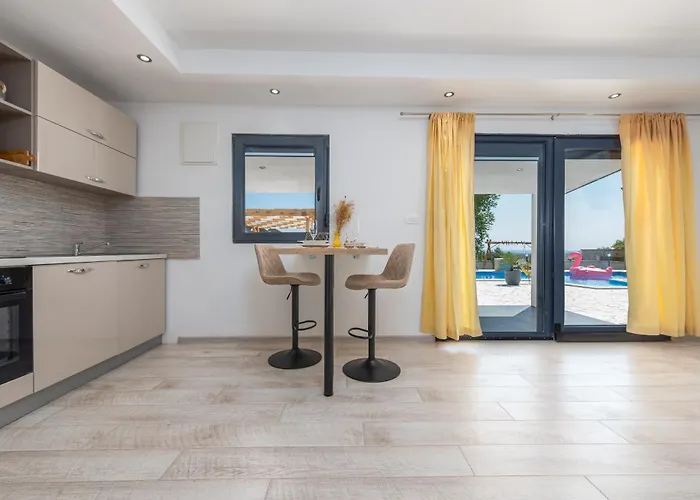 Unique V With Large Pool Podgrade (Zadar)