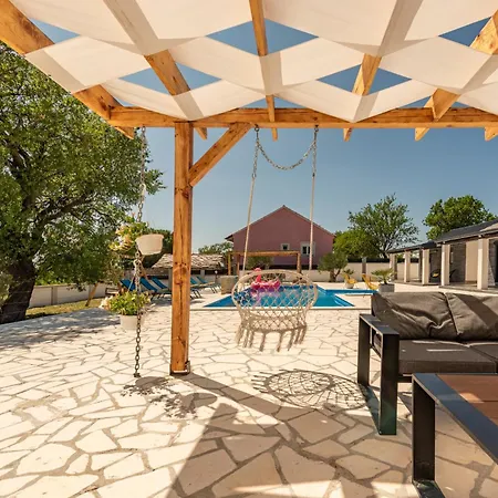 Vila Unique V With Large Pool