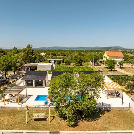 Unique V With Large Pool *