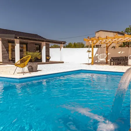 Unique V With Large Pool Podgrade (Zadar)