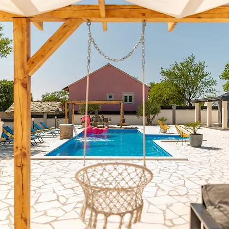 Unique V With Large Pool Villa *