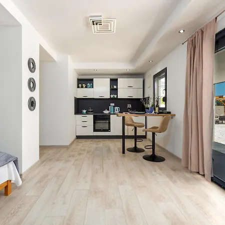 Unique V With Large Pool