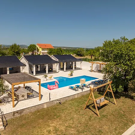 Villa Unique V With Large Pool *