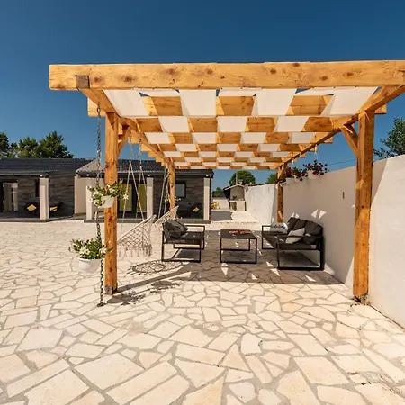 Unique V With Large Pool Podgrade (Zadar)