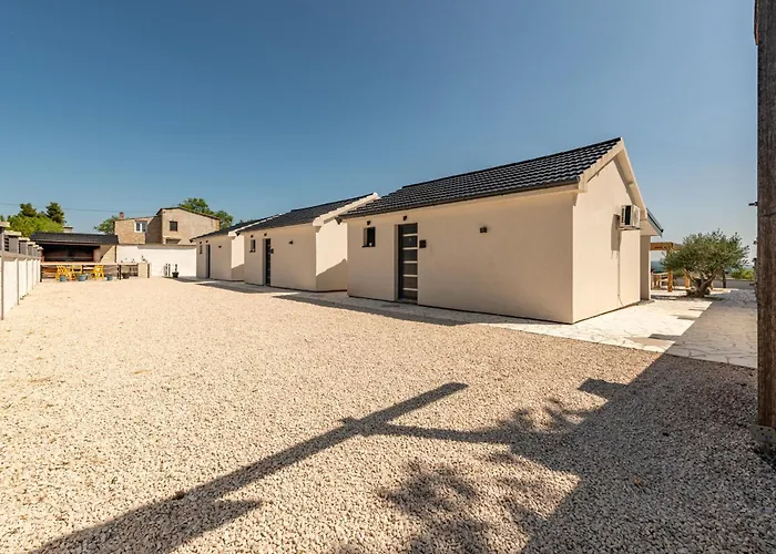 Unique V With Large Pool * Podgrade (Zadar)