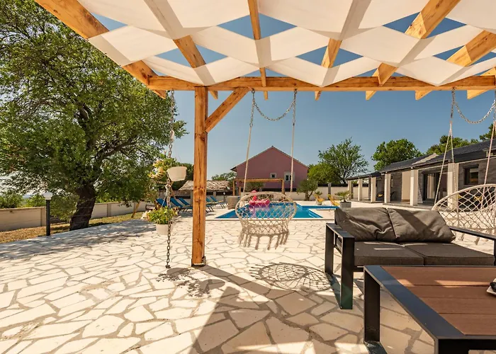 Vila Unique V With Large Pool