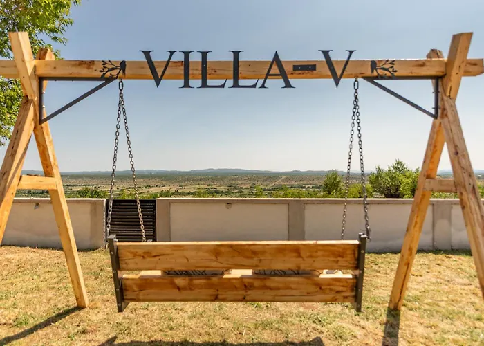 Unique V With Large Pool Podgrade (Zadar)