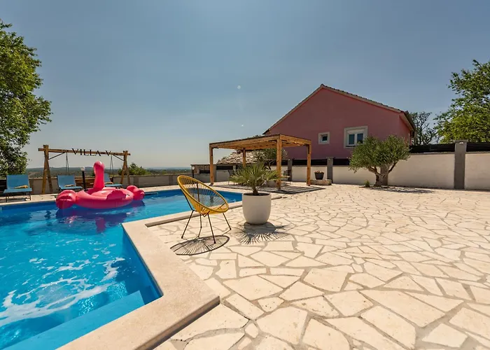 Unique V With Large Pool Villa *