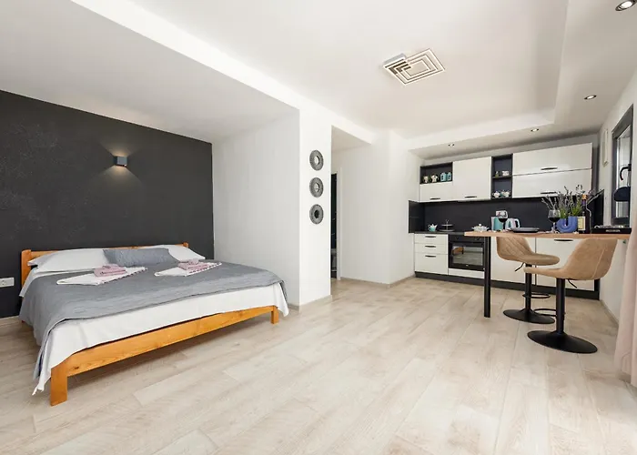 Unique V With Large Pool *