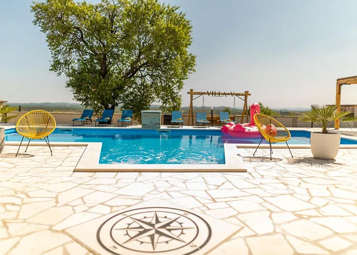 Unique V With Large Pool Villa *
