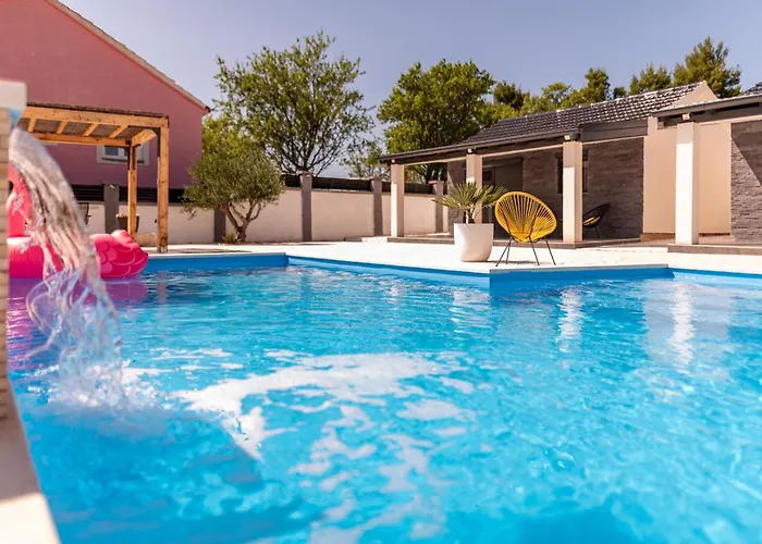Unique V With Large Pool Villa Podgrade (Zadar)