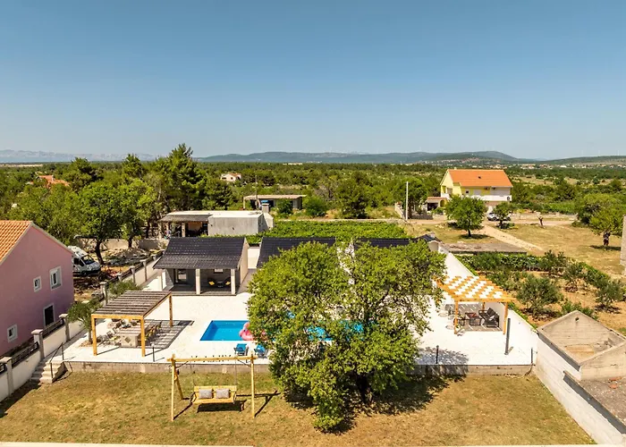 Unique V With Large Pool *