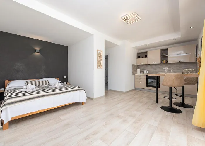 Unique V With Large Pool