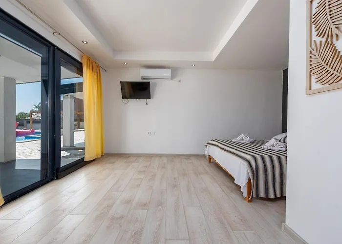 Vila Unique V With Large Pool *